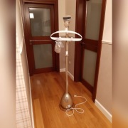 Parownica do ubrań stojący steamer