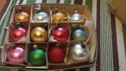 Szklane bańki na choinkę z PRL 