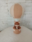 Miś w balonie na tort na roczek chrzest 