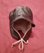 Czapeczka niemowlęca wiązana ciepła zimowa polarek stan bdb