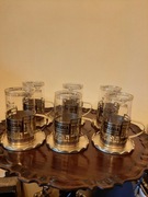 Mosiężne Koszyczki  ze Szklankami i Podstawkami.