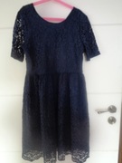 Sukienka z koronki Reserved granat roz 152