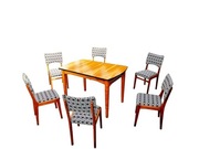 Stół z krzesłami,lata 60/70,odrestaurowany.PRL