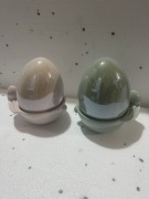 Dwa jajka ceramiczne