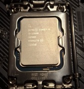 Procesor i5 13500 z wbudowaną grafiką i chłodzeniem fabrycznym