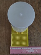 Podajnik, poidełko wody dla pszczół 