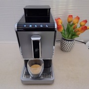 Ekspres  do kawy z młynkiem Tchibo Esperto