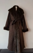 płaszcz z futrem z paskiem z kolekcji ZW