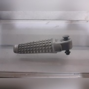 Podnóżek p Suzuki. 