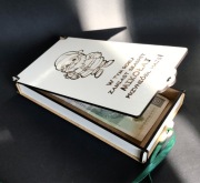 Pudełko na pieniądze na Mikołaja . Skarbonka.