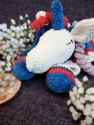 Kocyk jednorożec Blue. Maskotka na szydełku