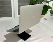 Stojak do MacBook Air / Pro – Ergonomiczny Stand 3D | PLA | Czarny