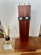 Stojak na biżuterię MAHOŃ bransoletka sznurkowa drewniany stojak UNIKAT