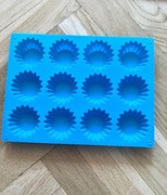 Forma silikonowa na babeczki niebieska 