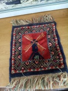 Mały dywanik  kilim orientalny z frędzlami  rękodzieł  styl vintage