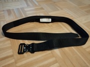 Pas taktyczny ze schowkiem skrytką na różnego rodzaju wyjazdy