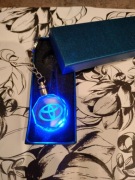 Brelok LED wielokolorowy, szklany Toyota