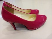 Szpilki rozmiar 35, są bardzo wygodne. 