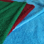 SZTUCZNE FUTRO NIEBIESKI,ZIELONY,GRANAT szer 150cm