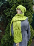 Czapka i szalik, komplet ręcznie robiony na drutach z wełny merynosa