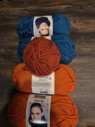 włóczka  gruba, pomarańczowy i morski oraz rudy