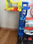 Hot Wheels City Mega Garaż Atak Smoka 