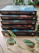 Cykl Chelsea Quinn Yarbro - Hotel Transylwania, Pałac, Krwawe Igrzyska