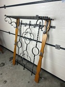 Retro Wieszak ścienny konstrukcja stalowo-drewniana, elementy kute.