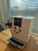 Ekspres Jura J6 piano white, super stan po serwisie