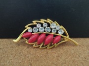 Piękna, elegancka broszka 