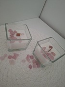 Świece z kawałkami kwarcu różowego