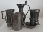 Stare naczynia cyna cynk kufle dzbanek karafka  zestaw retro zinn 1820 XIXw