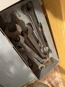 9szt duże klucze płaskie PRL zestaw z metalową skrzynką