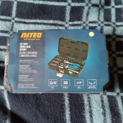 Zestaw kluczy nasadowych Niteo z obrotową główką, zawierający 39 elementów 