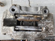 lewy zacisk hamulcowy przedni Honda legend KB1 / KB2