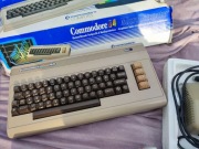 Commodore 64 w pudełku mały defekt?