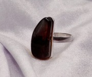 Srebrny pierścionek z bursztynem