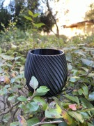 Doniczka spiralna czarna