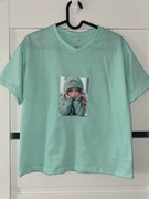 Miętowy t-shirt r 146 z dziewczynka