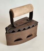 Stare Żelazko na węgiel Żelazko żeliwne Zabytkowe antyk z PRL