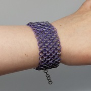 Bransoletka Smocza łuska fioletowa chainmaile kolczuga szeroka Handmade