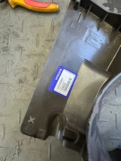 Volvo XC40 osłona nadkola 32226969