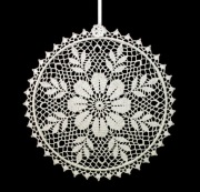 Zawieszka ozdoba na okno szydełkowa 28cm biała (Z122)