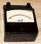 Miernik laboratoryjny miliwoltomierz analogowy 60 mV kl. 0.5 ETA TLEM-2 PRL