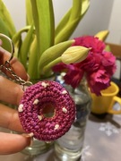 Donat zawieszka brelok szydełkowy