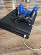 PlayStation 4 Pro 1TB | Model CUH-7216B|2 Pady|Stacja DOBE|Plus zestaw gier