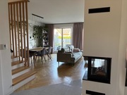 Dom szeregowy z garażem w spokojnej okolicy