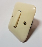 Wyłącznik Światła pod TYNKOWY PRL