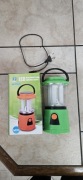 Przenośna lampka kempingowa LED 