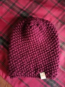 Bordowa czapka Smerfetka, czapkinatki